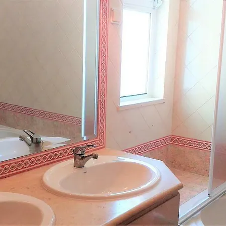 V3 Rosada- Piscina Privativa, Estacionamento, Ar-condicionado, Familiar Villa Vilamoura