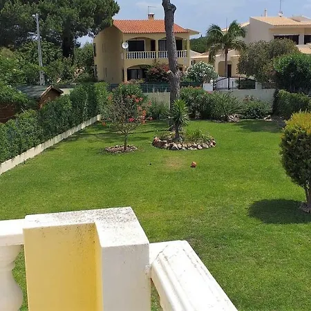 Villa V3 Rosada- Piscina Privativa, Estacionamento, Ar-condicionado, Familiar Vilamoura