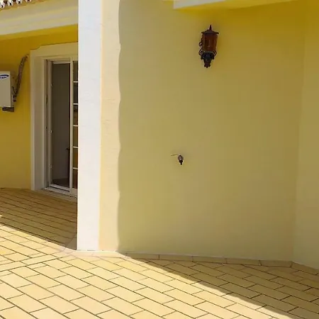 V3 Rosada- Piscina Privativa, Estacionamento, Ar-condicionado, Familiar Villa Vilamoura