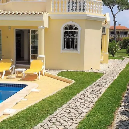 Villa V3 Rosada- Piscina Privativa, Estacionamento, Ar-condicionado, Familiar