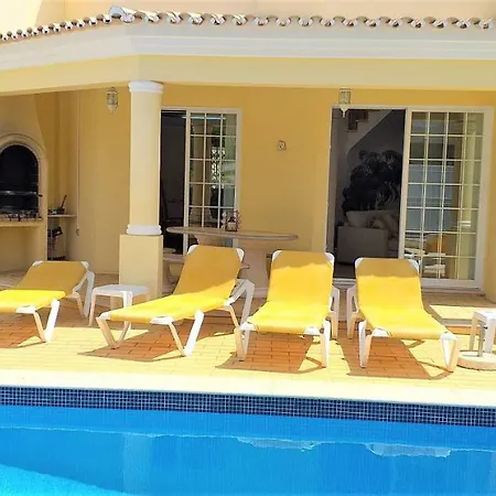V3 Rosada- Piscina Privativa, Estacionamento, Ar-condicionado, Familiar