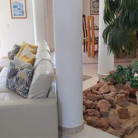 Villa V3 Rosada- Piscina Privativa, Estacionamento, Ar-condicionado, Familiar Vilamoura